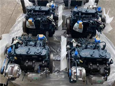 У нас є двигуни Kubota D902 на складі – 2300, 3200 і 3600 об/хв